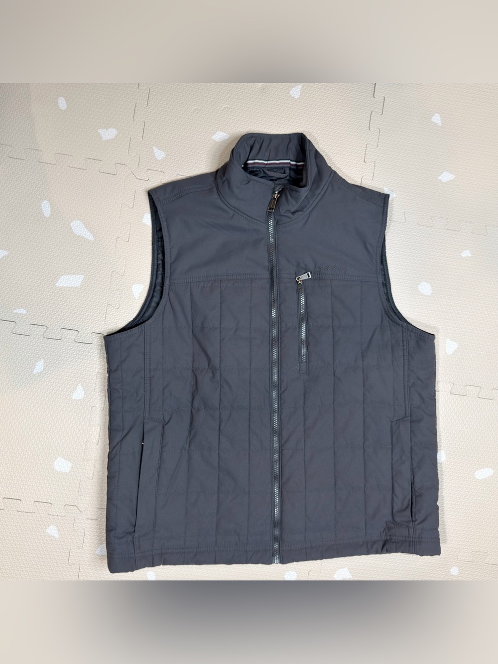 Orvis Men's Quilted Zip-Up Vest in Gray